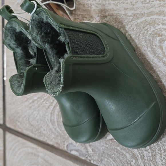 Bearpaws Green Chelsea Rain Boots with Faux-Fur Lining - Picture 13 of 13